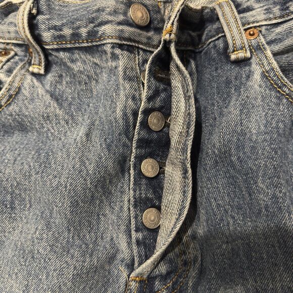 Levis 501 Jeans Mens 34 X 30 Blue Denim Distressed Button Fly Medium Wash - Picture 5 of 11